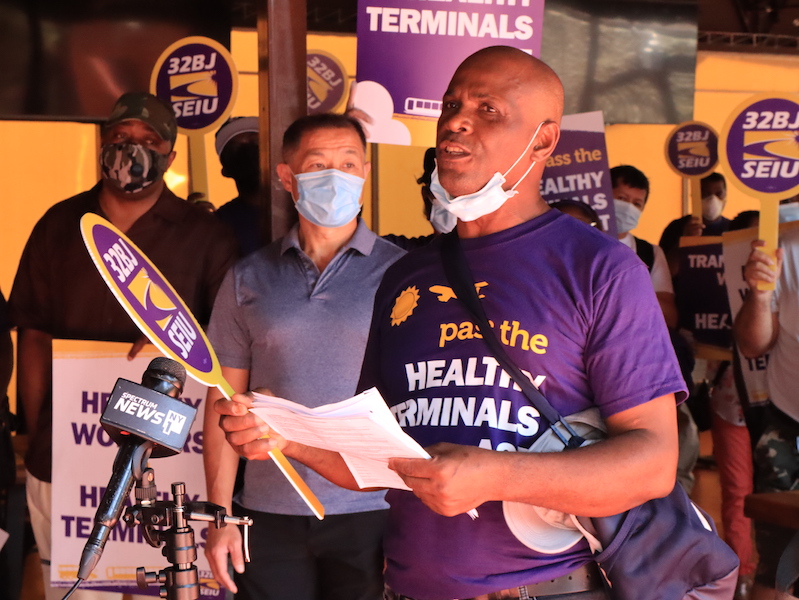 NYC Airport Workers Still Without Healthcare After Massive Industry Bailout